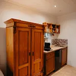 Apartment Altes Haeusle Am Waschbach Anno 1625 Und Privat Edenkoben