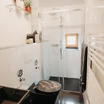 Altes Haeusle Am Waschbach Anno 1625 Und Privat Apartman Edenkoben