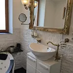 Altes Haeusle Am Waschbach Anno 1625 Und Privat Apartman Edenkoben