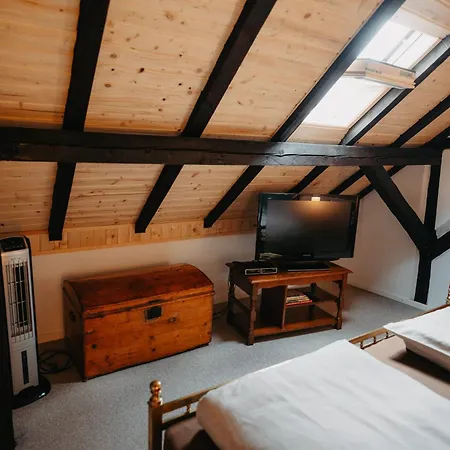 Apartman Altes Haeusle Am Waschbach - Historisches Haeuschen Mit Privat & Sauna Edenkoben