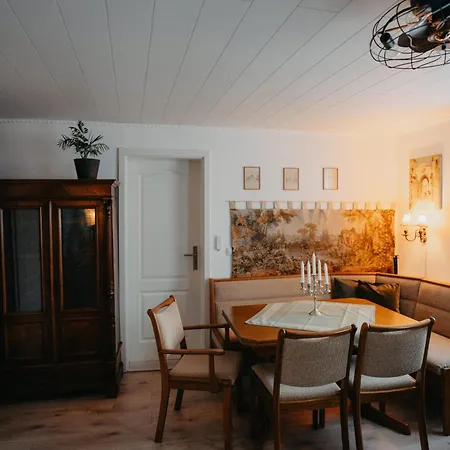 Altes Haeusle Am Waschbach Anno 1625 Und Doppelzimmer Апартаменты Эденкобен