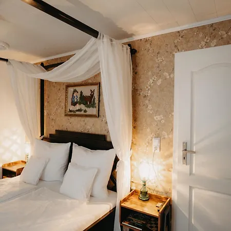 Apartman Altes Haeusle Am Waschbach - Historisches Haeuschen Mit Privat & Sauna Edenkoben