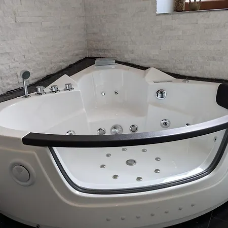 Altes Haeusle Am Waschbach Anno 1625 Und Doppelzimmer Appartement *