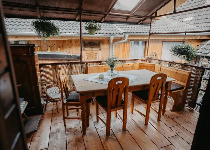 Altes Haeusle Am Waschbach Anno 1625 Und Doppelzimmer Apartment Edenkoben