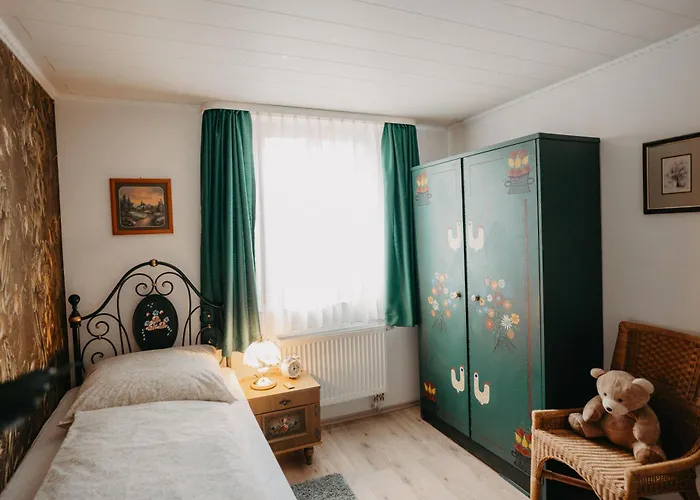 Altes Haeusle Am Waschbach Anno 1625 Und Doppelzimmer Edenkoben